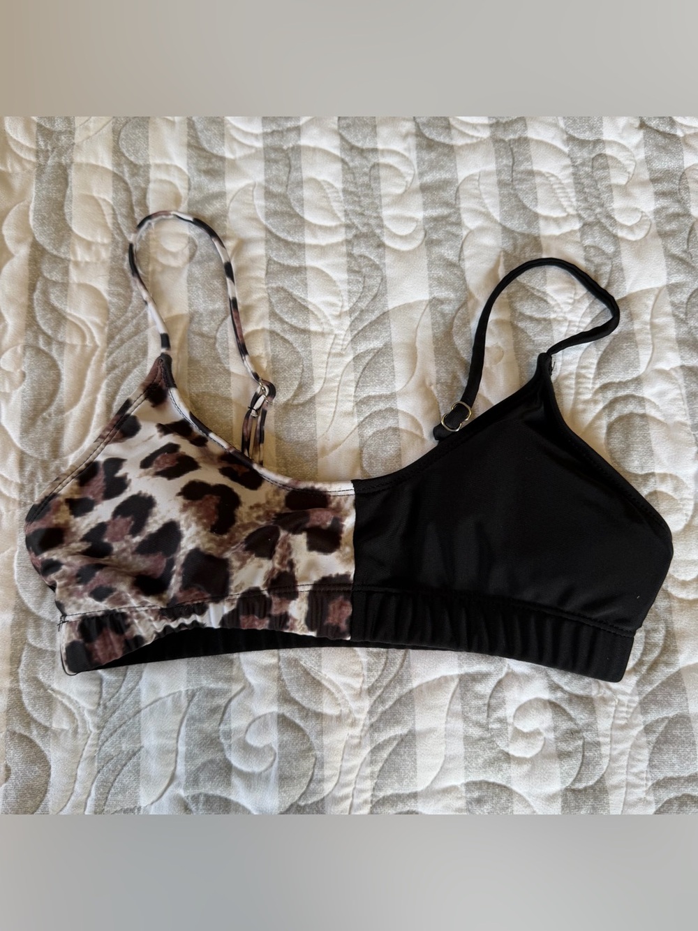 Various XS Bikini Tops - 4 pieces - Picture 9 of 12